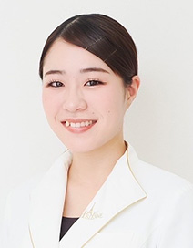 宮崎裕衣